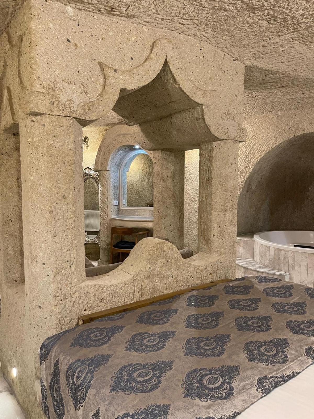 Cappadocia Empire Cave Hotel Goreme Exterior foto